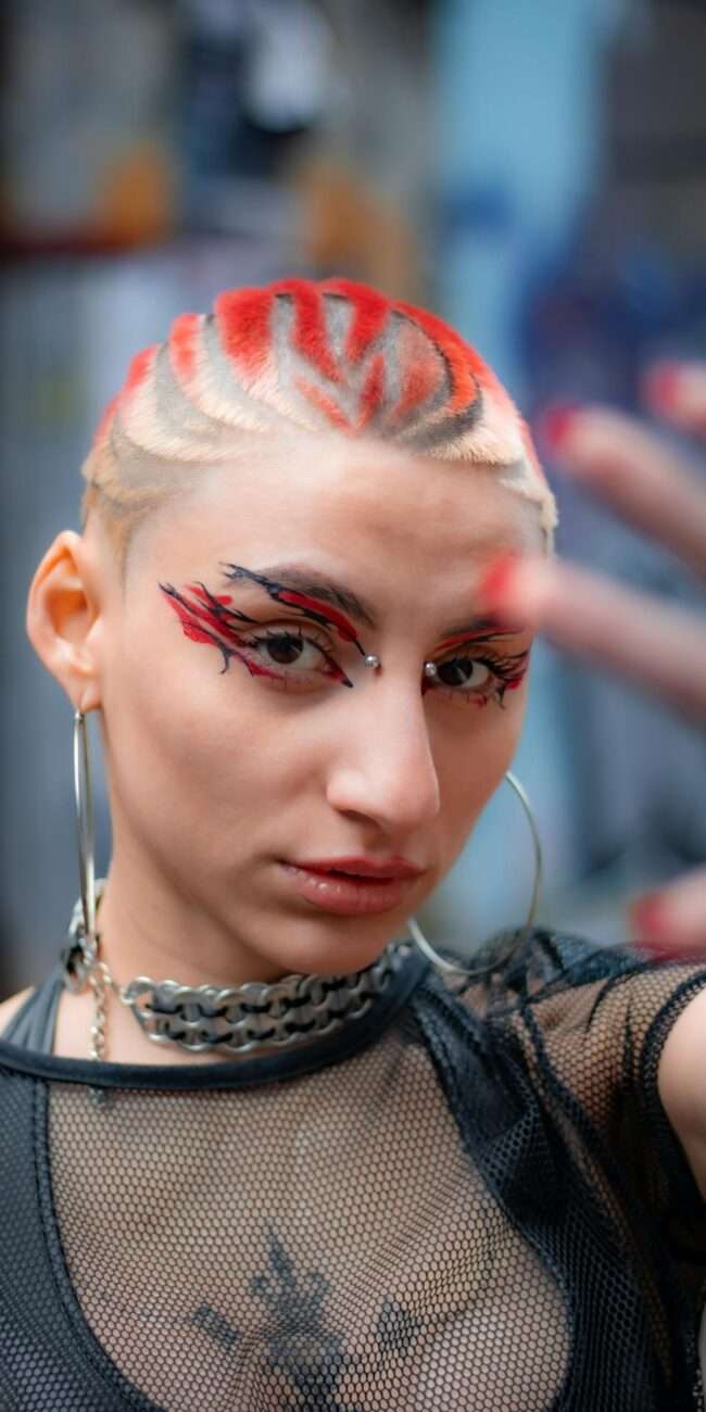 Red lipstick: ένα κομμάτι ιστορίας με καπάκι