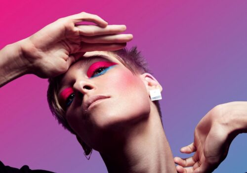 80s Makeup: Οι Λαμπερές Τάσεις που Επιστρέφουν