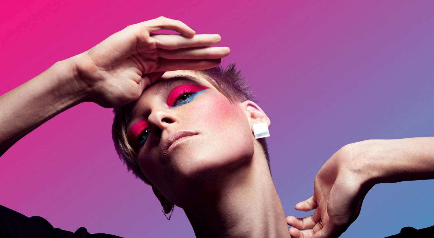 80s Makeup: Οι Λαμπερές Τάσεις που Επιστρέφουν